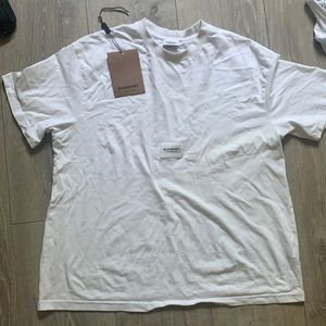 Burberry t shirt